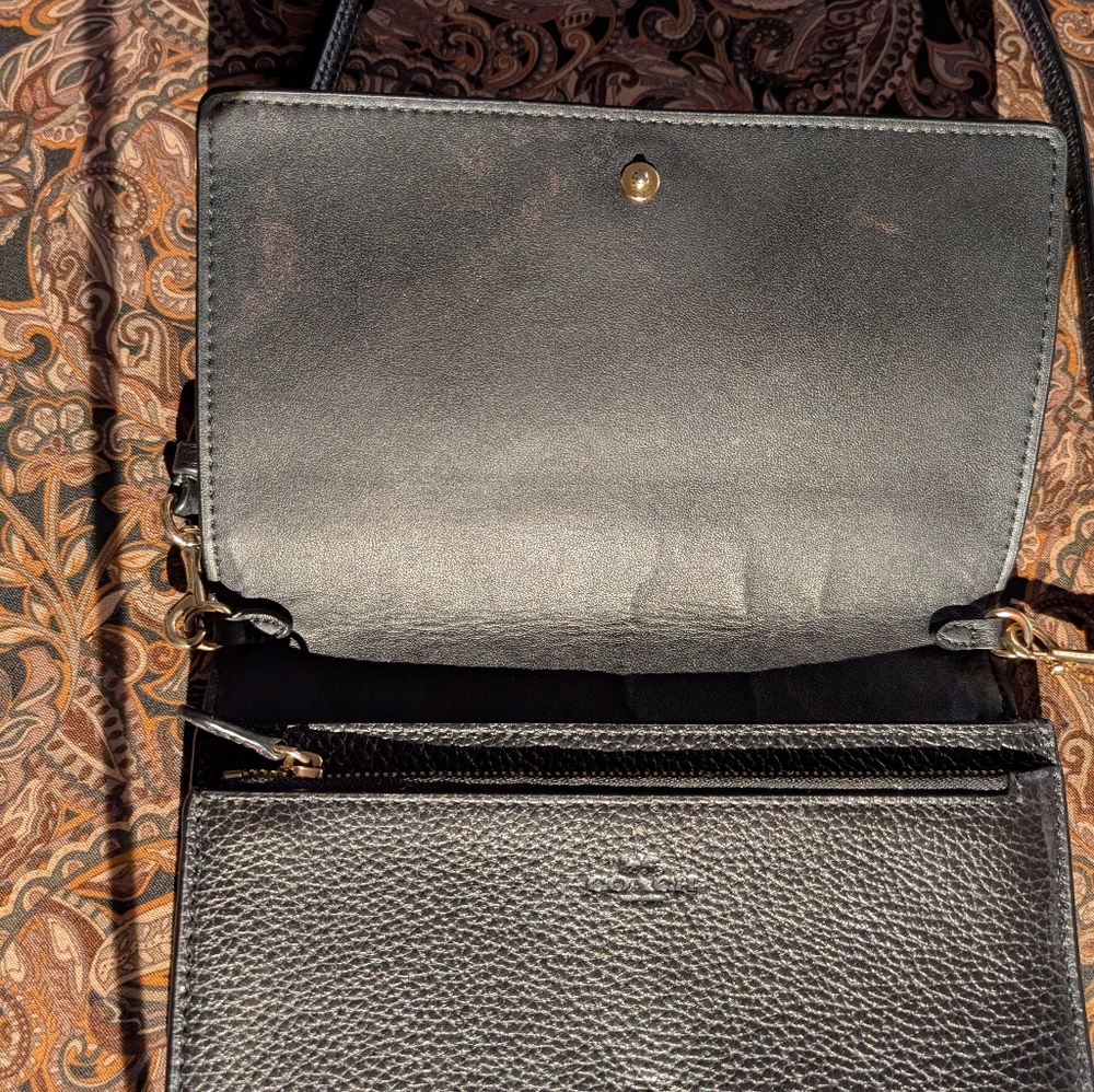 Coach Anna Small Foldover Clutch Crossbody In Excellent Condition - Picture 3 of 13